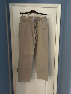 Men’s Southern Tide RT 7’s classic fit khaki pants , 32x34